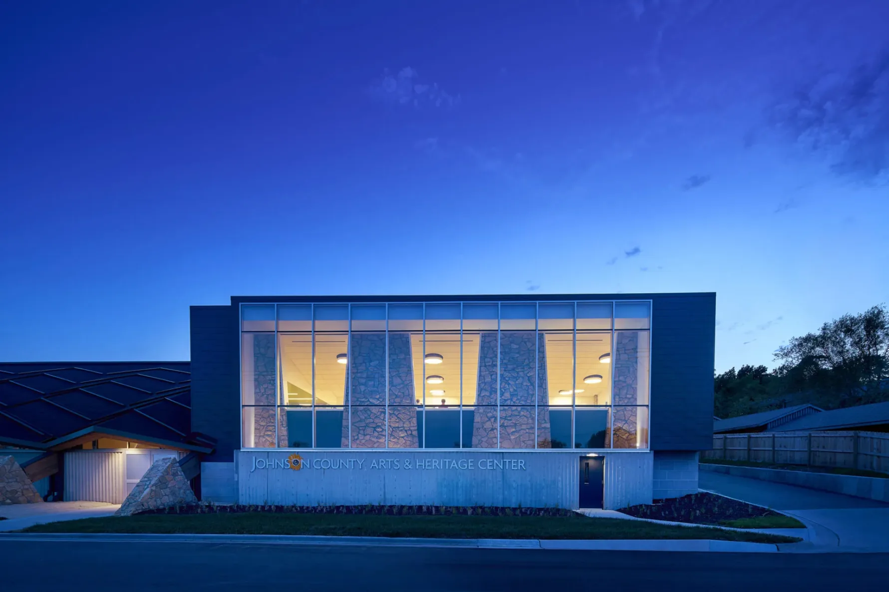 johnson county arts and heritage center building