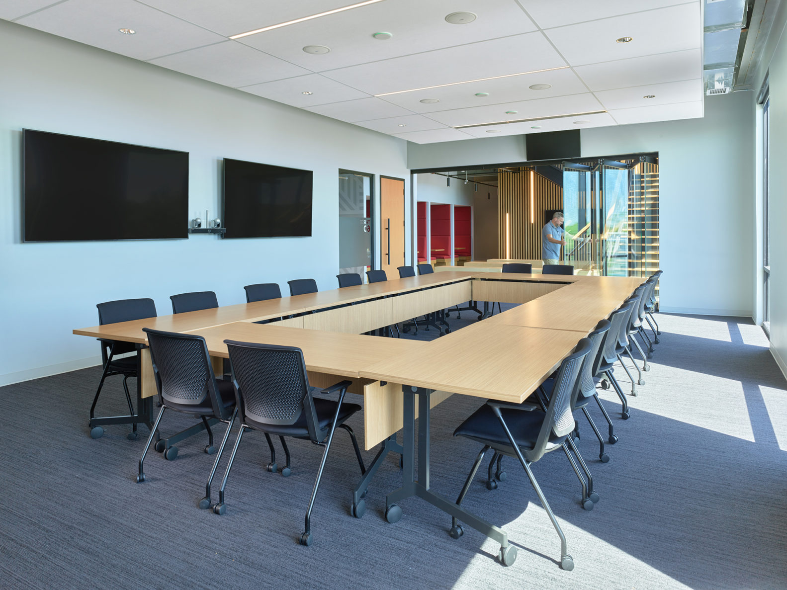 meeting room at BRR architecture in the Avenue 82 building