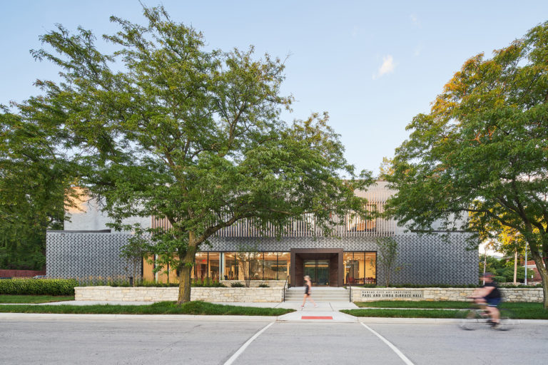 outside view of the kansas city art institute