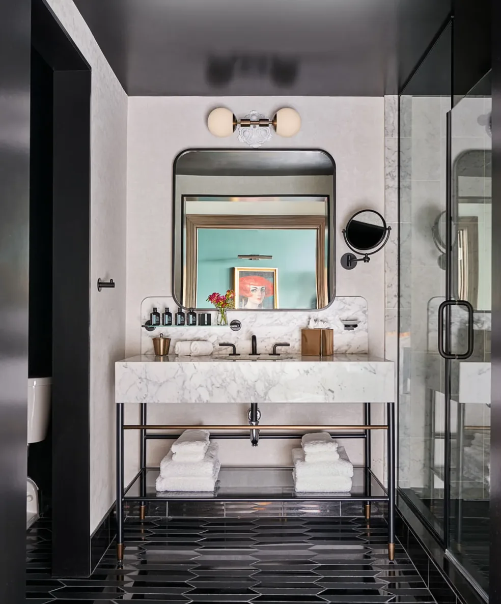 An example of a bathroom in Hotel Kansas City.