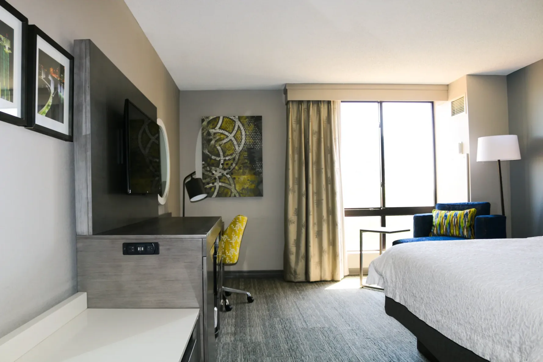 A photo inside a room at Hampton Inn & Suites KC