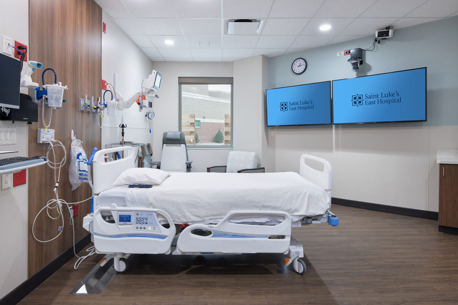 Hospital patient room built by McCownGordon Construction at Saint Luke's East Flex Capacity