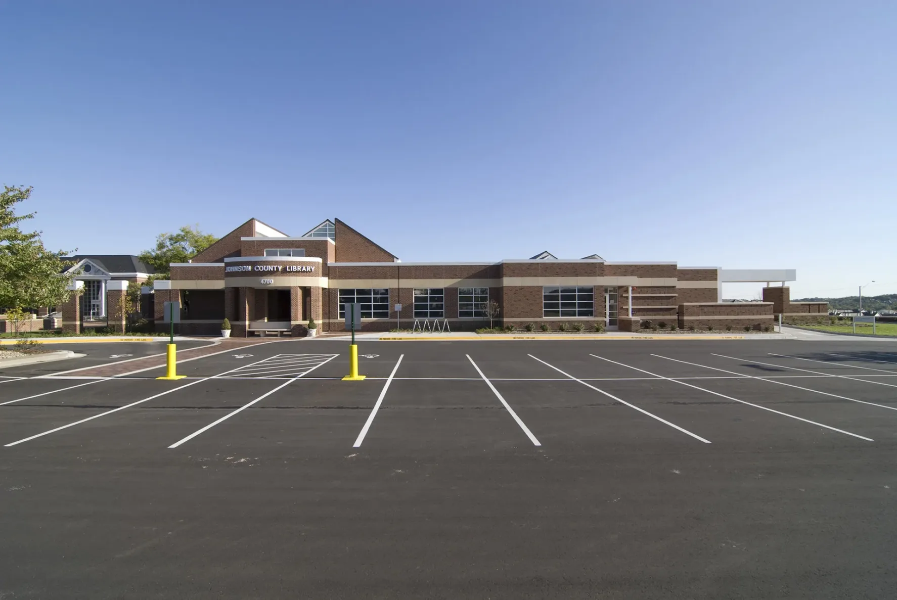 Leawood Pioneer Library