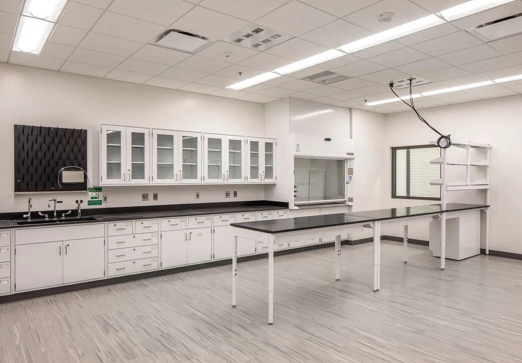 Labs at the POET Bioproducts Institute at SOuth Dakota State University built by McCownGordon Construction