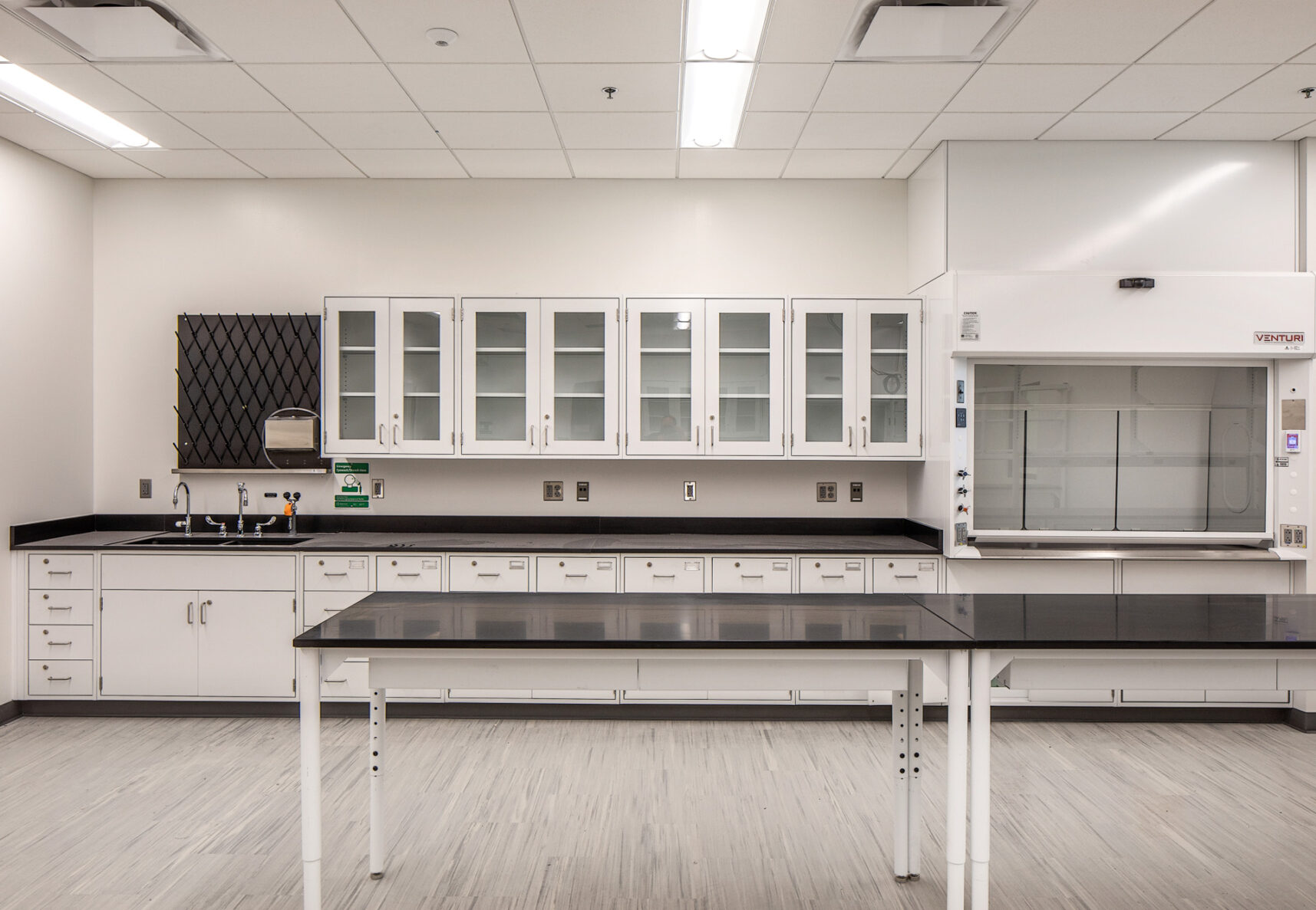 Labs at the POET Bioproducts Institute at SOuth Dakota State University built by McCownGordon Construction