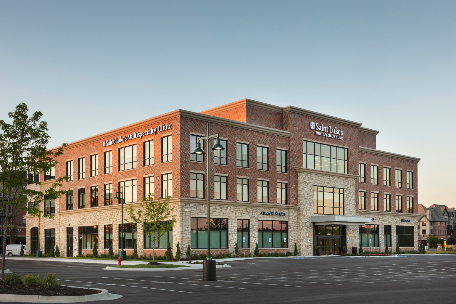Saint Luke's Mission Farms Multispecialty Clinic